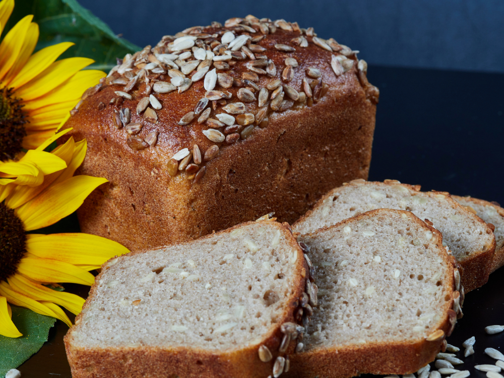 Пшенично ржаной на кефире. Ржано-пшеничный хлеб. Ржаной и ржано-пшеничный хлеб. Хлеб ржано-пшеничный подовый.